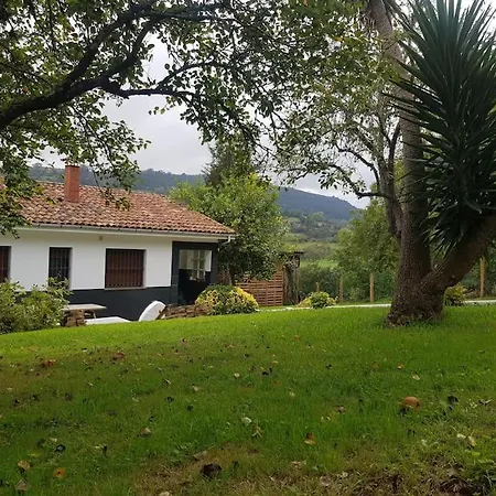 בית נופש El Valle. Casa Independiente Con Jardin Privado Camoca
