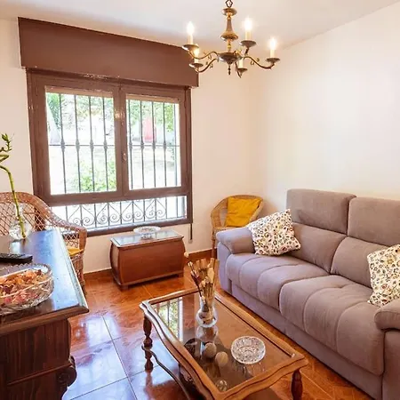 El Valle. Casa Independiente Con Jardin Privado *